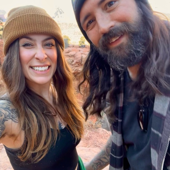 Meet your Posher, The Lost & Found - Picture 3 of 15